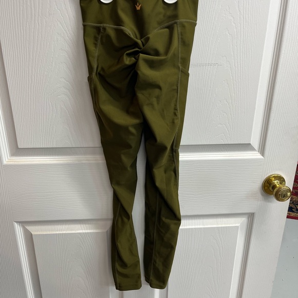 Obsession Pocket Leggings Size Small - Picture 2 of 3